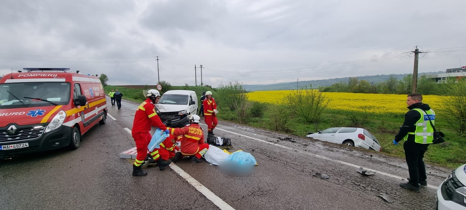 Accident grav cu trei persoane implicate pe E 85 în zona localității